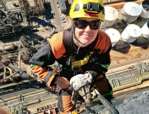 Verticaleras; el reto de trabajar a más de cien metros de altura
