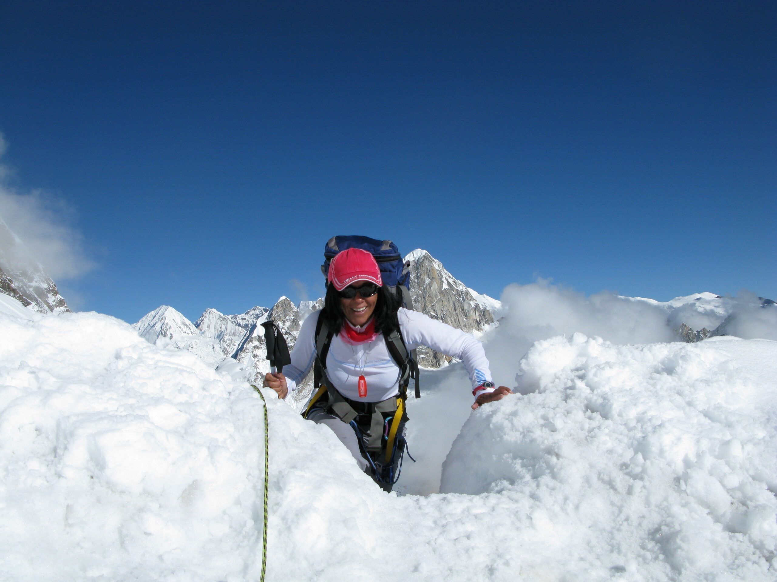 Imagen de Rosa Fernández, escaladora: “En la montaña, las mujeres somos menos competitivas y hacemos más equipo que los hombres”